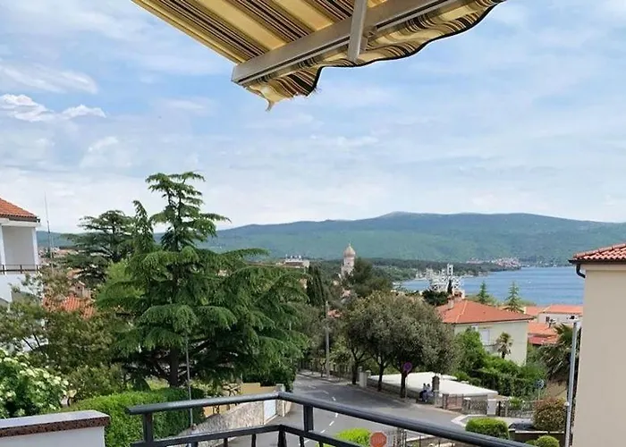 Zentrumsnahes Mit Meerblick, Terrasse Apartment *