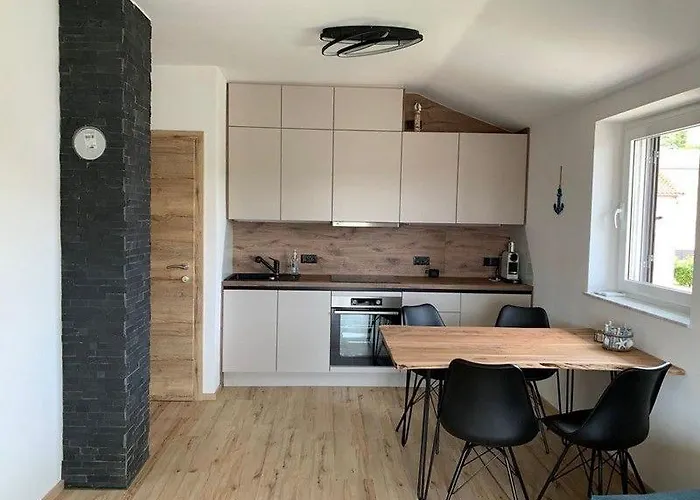 Zentrumsnahes Mit Meerblick, Terrasse